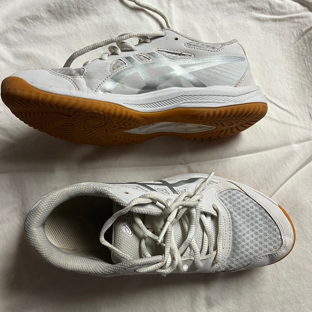 Asics volleyball shoes